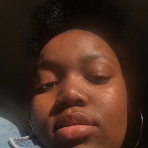 Meet your Posher, Hasanatou